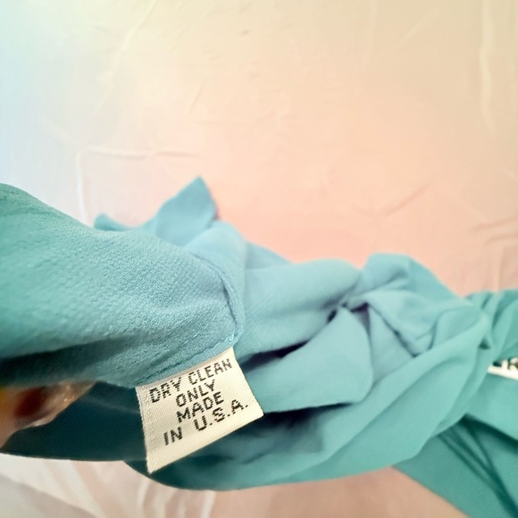 CCH Collection Green/Blue Oversized Long Sleeve V-neck Blouse Size Medium $178 - Picture 10 of 10